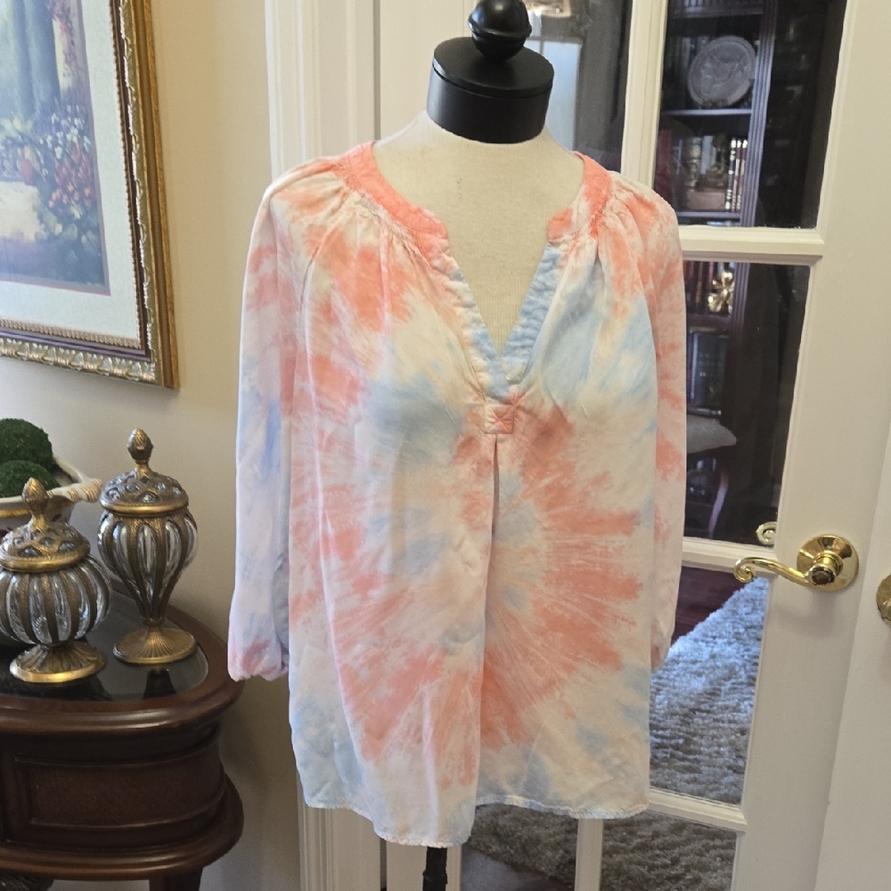Crown & Ivy Pastel Pink Blue White TieDye Blouse 3/4 Sleeve Modified Vneck L EUC